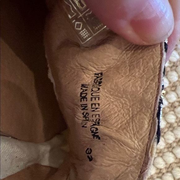 Brand new - Free People Floral Embroidered Mules - Tan and Red - Picture 2 of 3